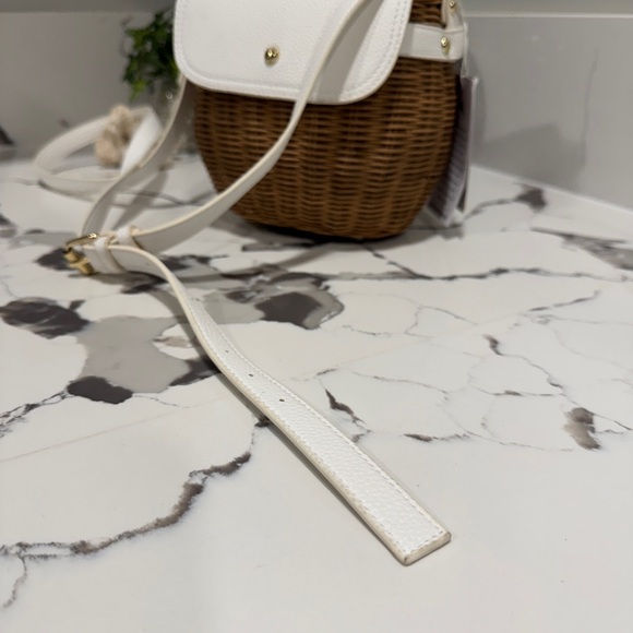 Tommy Bahama bag rattan wicker white bag White and Brown Woven Crossbody Bag - Picture 3 of 10